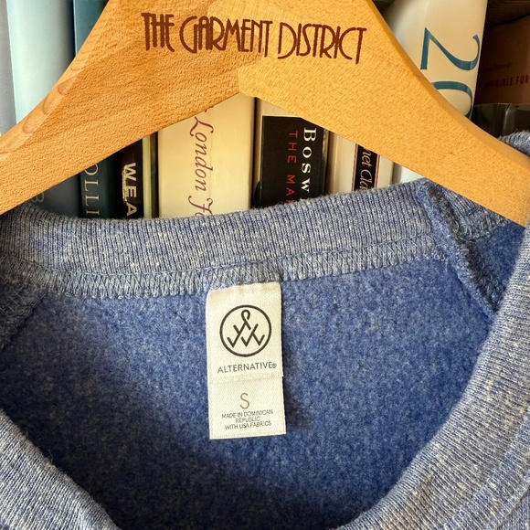 Chitown | S | Crewneck Sweatshirt - Picture 2 of 3